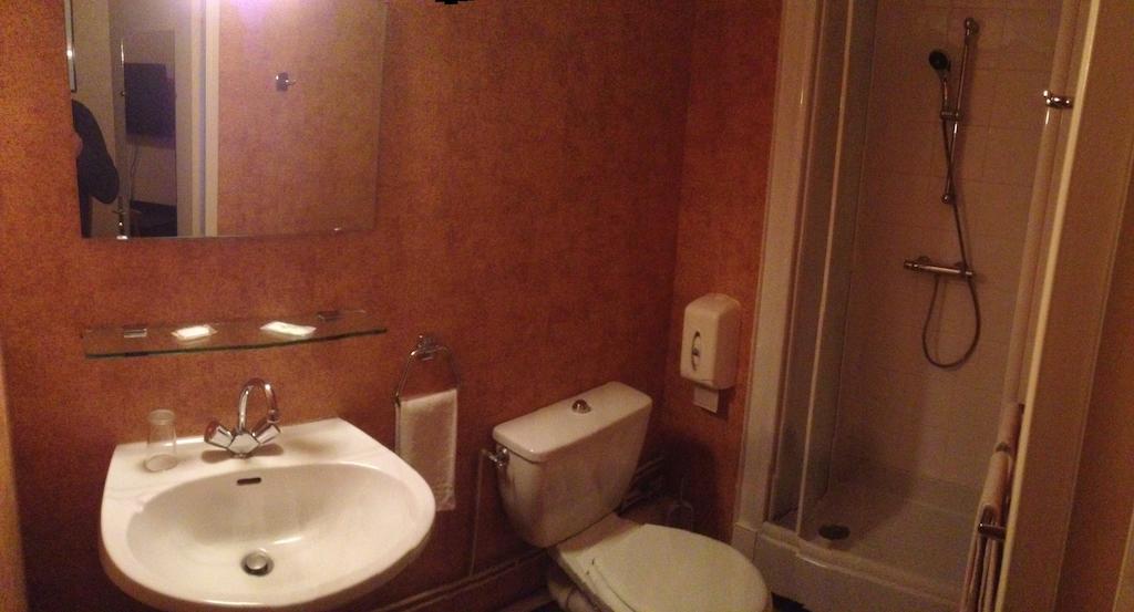 Hotel De L'Abbaye Sauxillanges Pokój zdjęcie