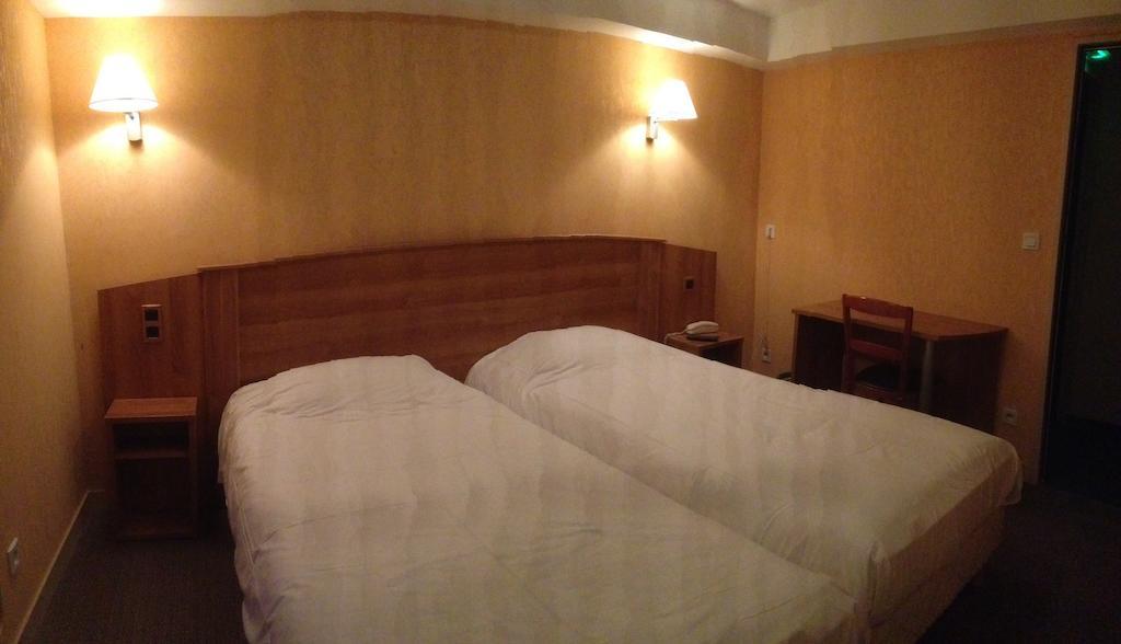 Hotel De L'Abbaye Sauxillanges Pokój zdjęcie
