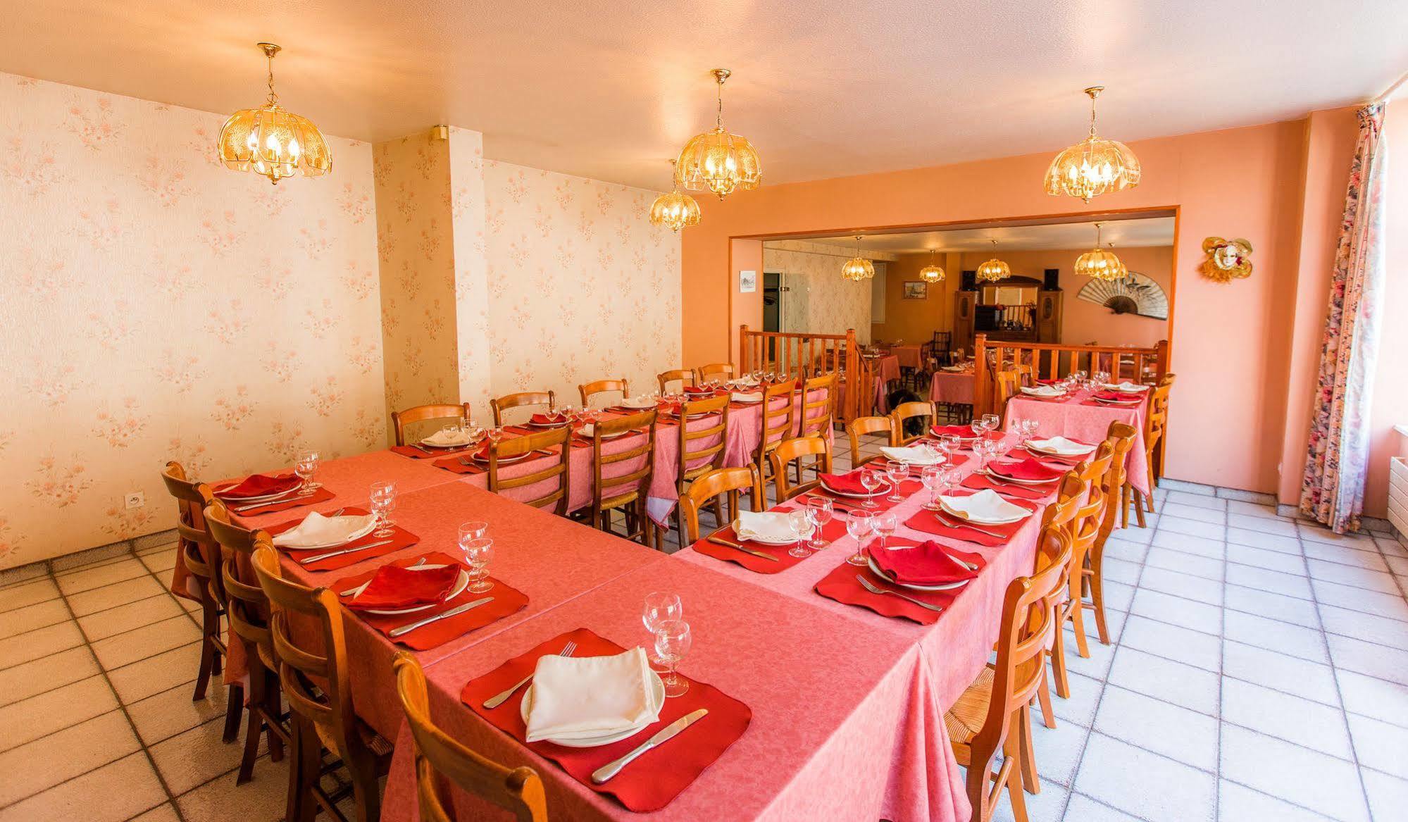 Hotel De L'Abbaye Sauxillanges Zewnętrze zdjęcie