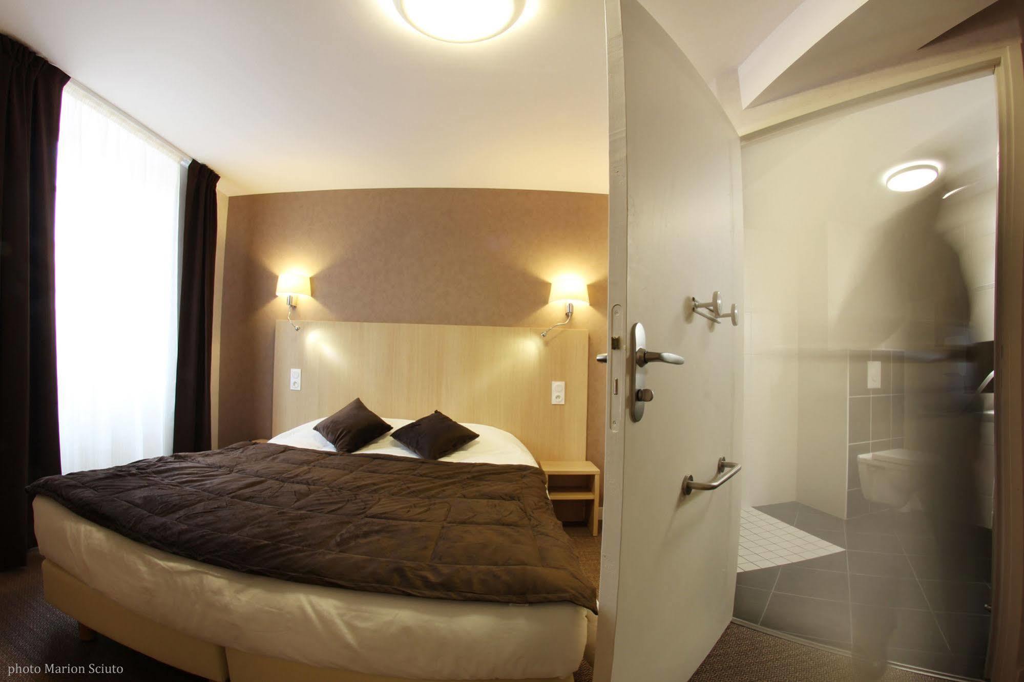 Hotel De L'Abbaye Sauxillanges Zewnętrze zdjęcie