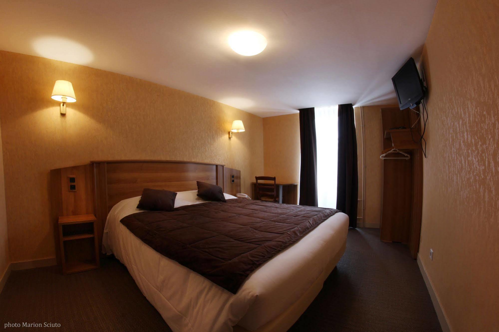 Hotel De L'Abbaye Sauxillanges Zewnętrze zdjęcie
